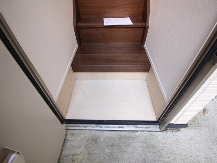 物件内観写真17　(玄関)