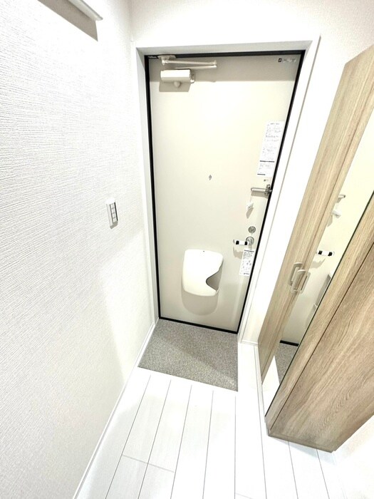 物件内観写真17　(玄関)