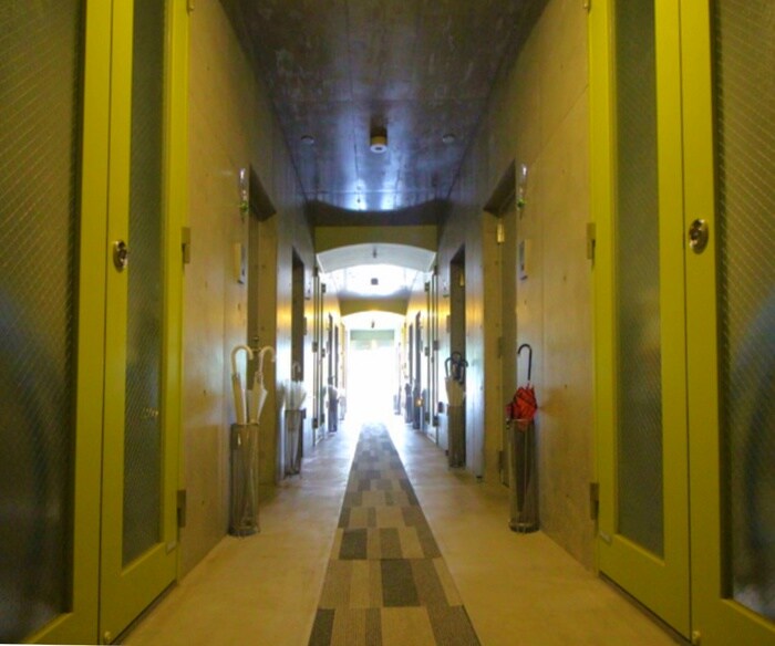 物件外観写真3　(エントランス部分)