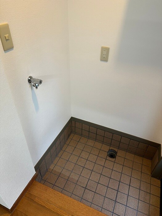 物件内観写真10　(洗濯機置場)