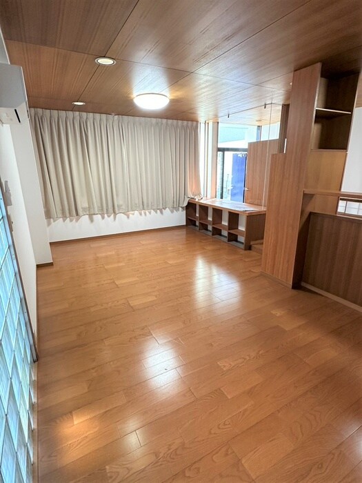 物件内観写真12　(室内からの展望)