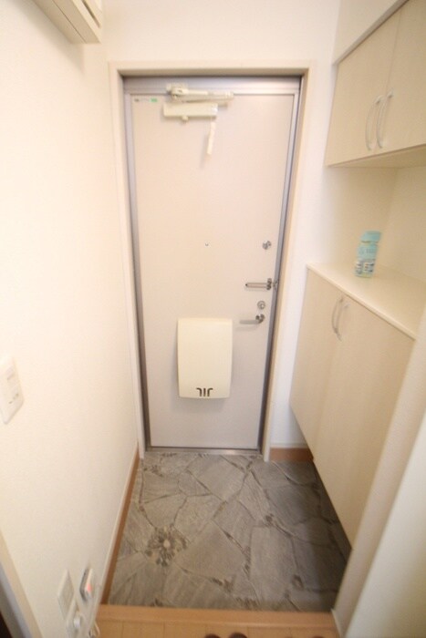 物件内観写真7　(玄関)