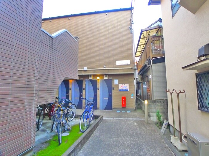 物件外観写真4　(駐輪場)