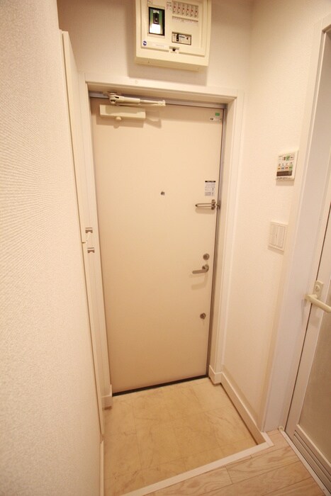 物件内観写真17　(玄関)