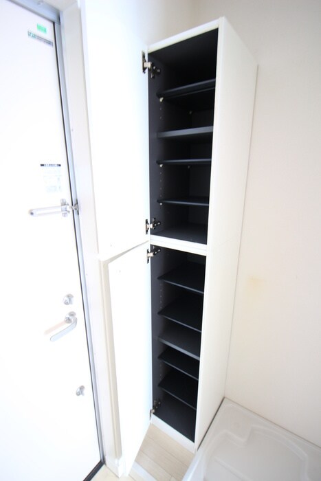 物件内観写真18　(靴箱)