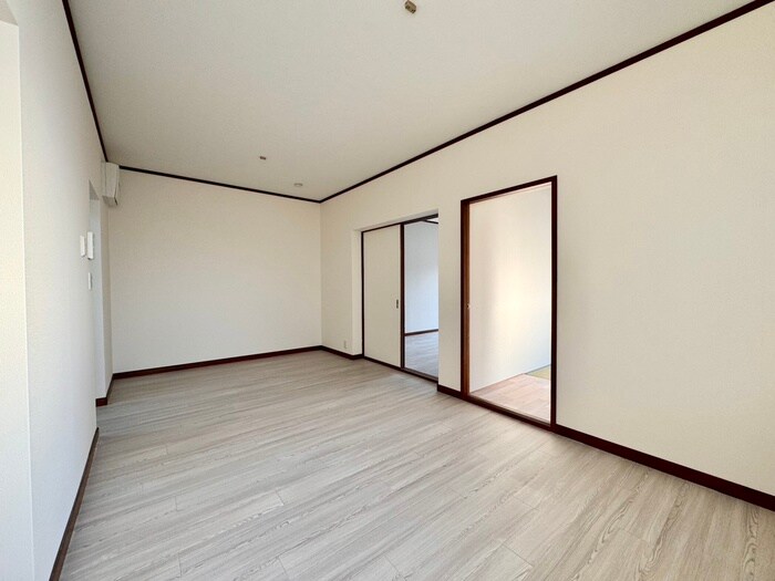 物件内観写真8　(居室)