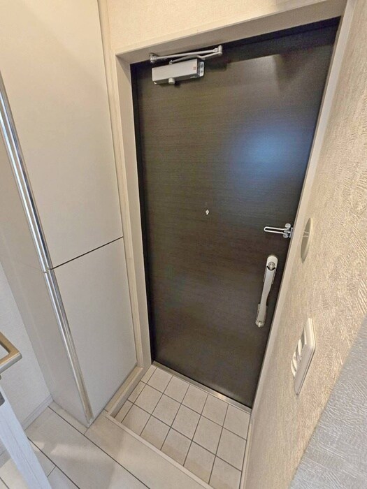 物件内観写真21　(玄関)