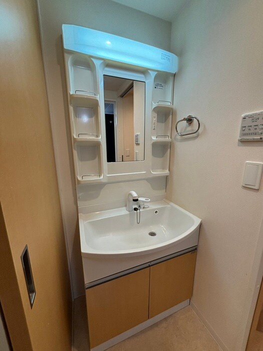 物件内観写真11　(洗面)