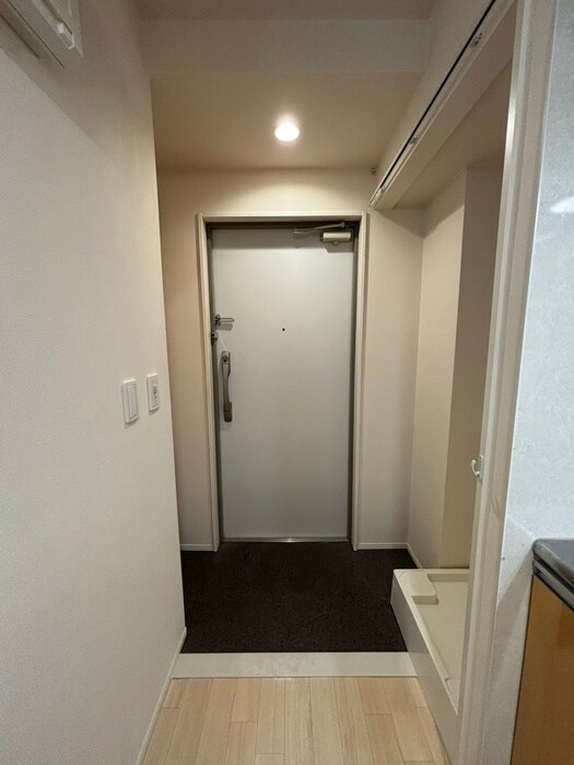 物件内観写真13　(玄関)