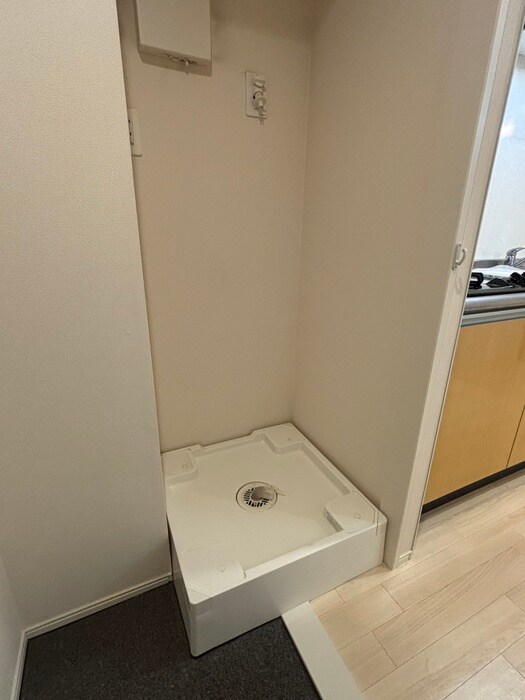 物件内観写真15　(洗濯機置場)