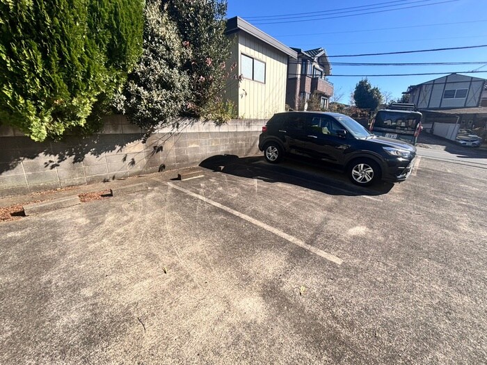 物件外観写真6　(駐車場)