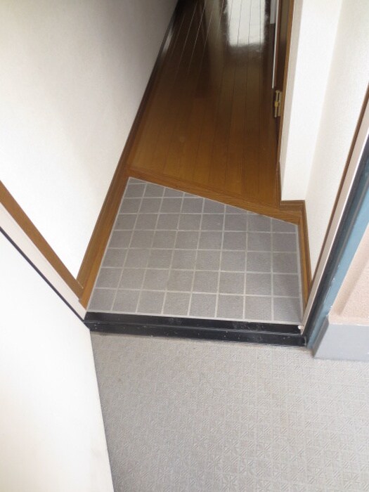 物件内観写真16　(玄関)