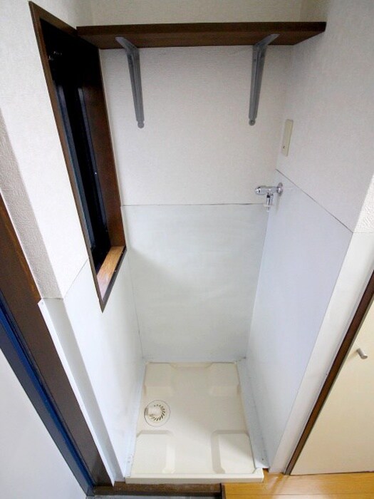 物件内観写真17　(洗濯機置場)