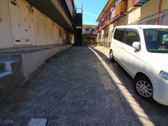 物件外観写真5　(エントランス部分)