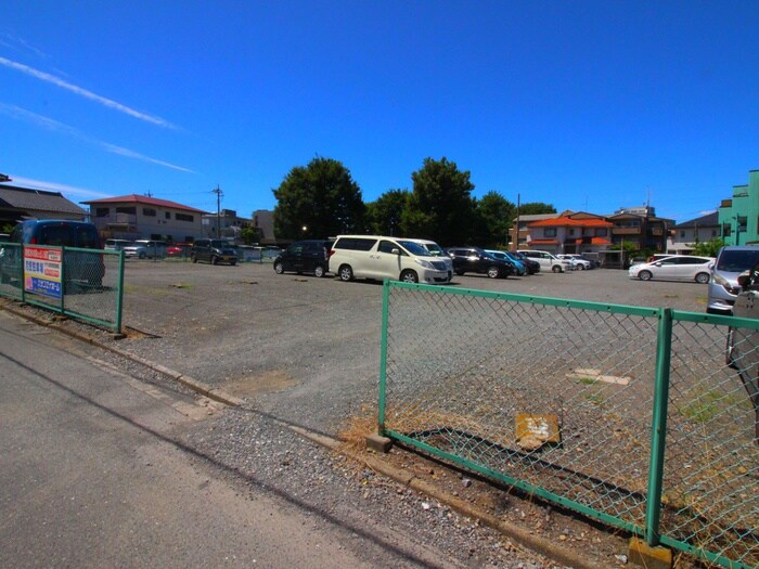 物件外観写真6　(駐車場)