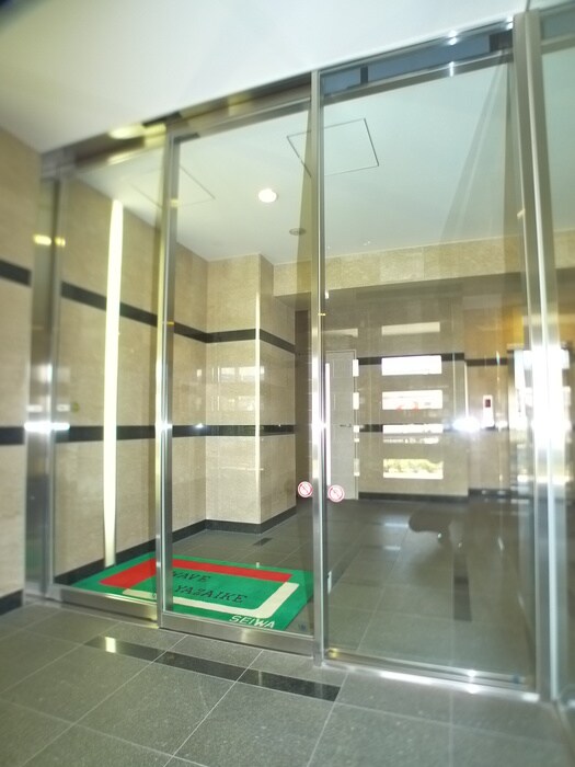 物件外観写真4　(エントランス部分)