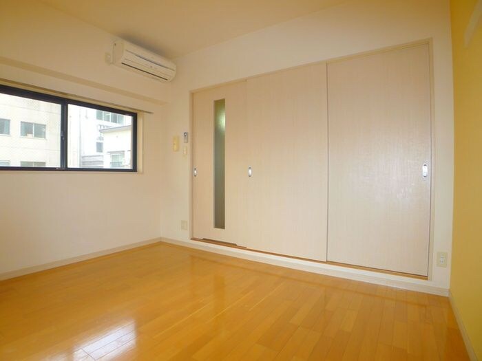 物件内観写真8　(室内からの展望)