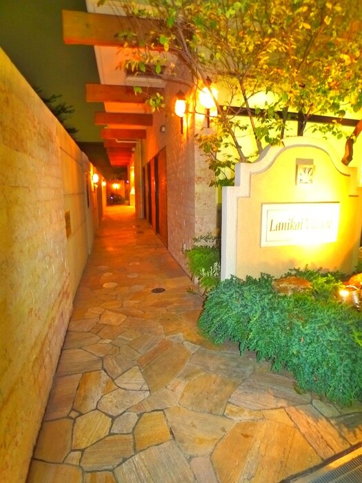 物件外観写真4　(エントランス部分)