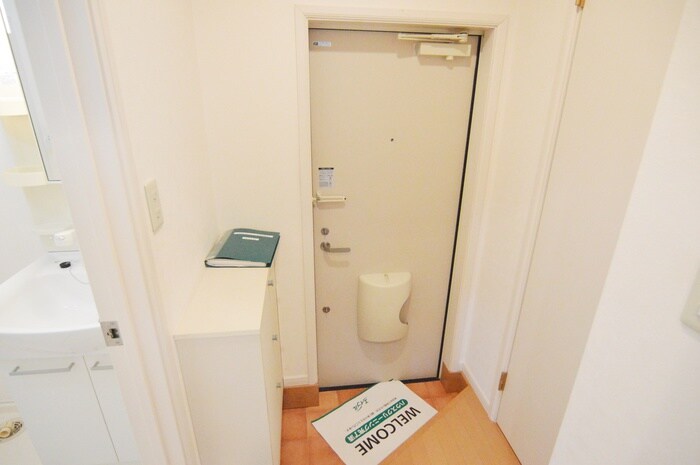 物件内観写真18　(玄関)