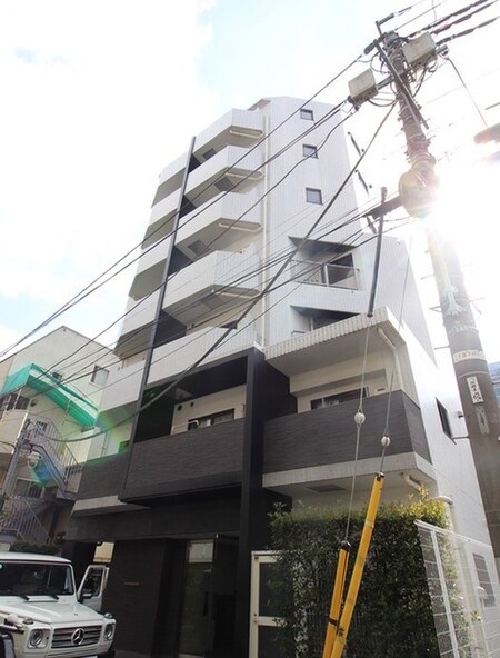 ﾗｸﾞｼﾞｭｱﾘｰｱﾊﾟｰﾄﾒﾝﾄ白金（302）外観写真