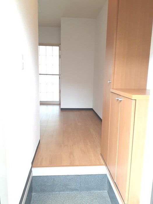 物件内観写真12　(玄関)