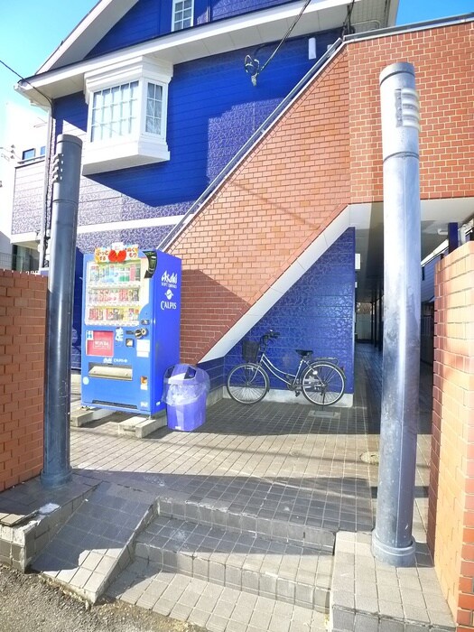 物件外観写真2　(エントランス部分)