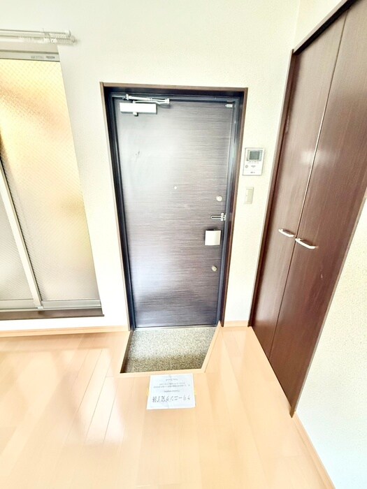 物件内観写真17　(玄関)