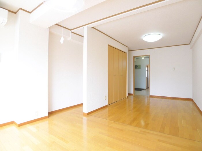 物件内観写真8　(居室)