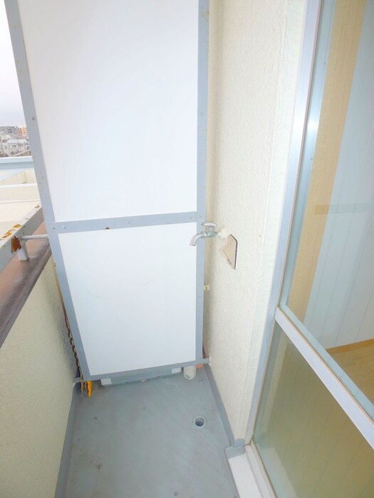 物件内観写真18　(洗濯機置場)