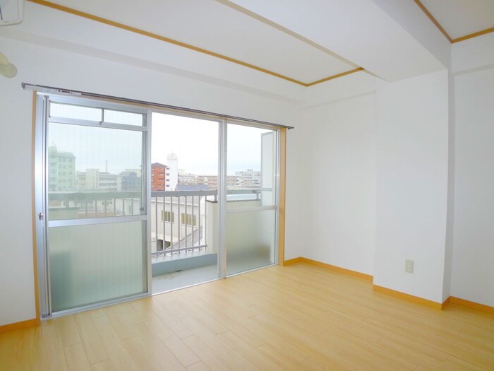 物件内観写真21　(室内からの展望)