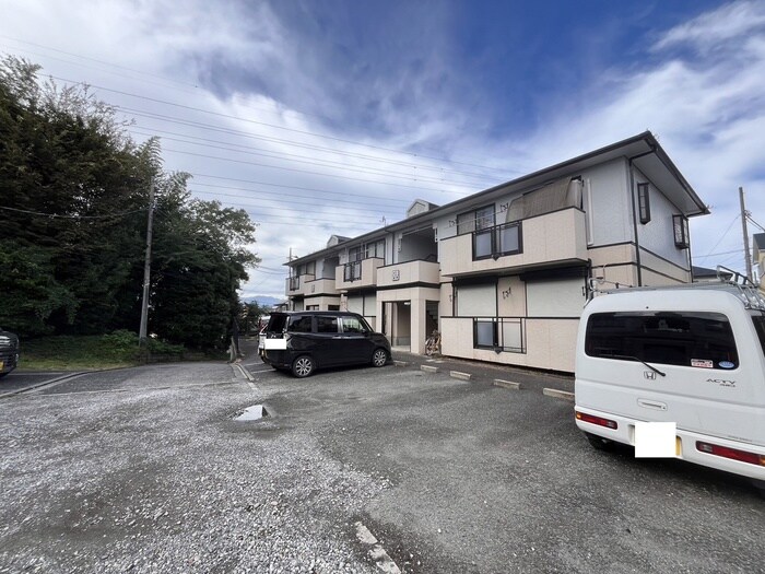 物件外観写真3　(駐車場)