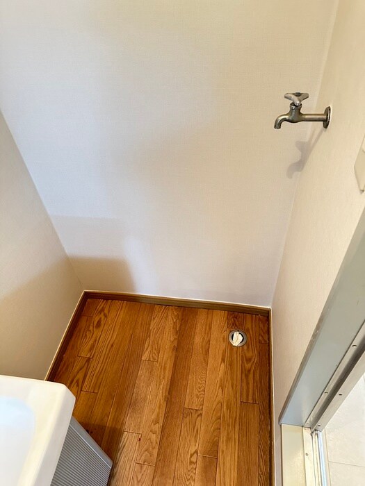 物件内観写真10　(洗濯機置場)