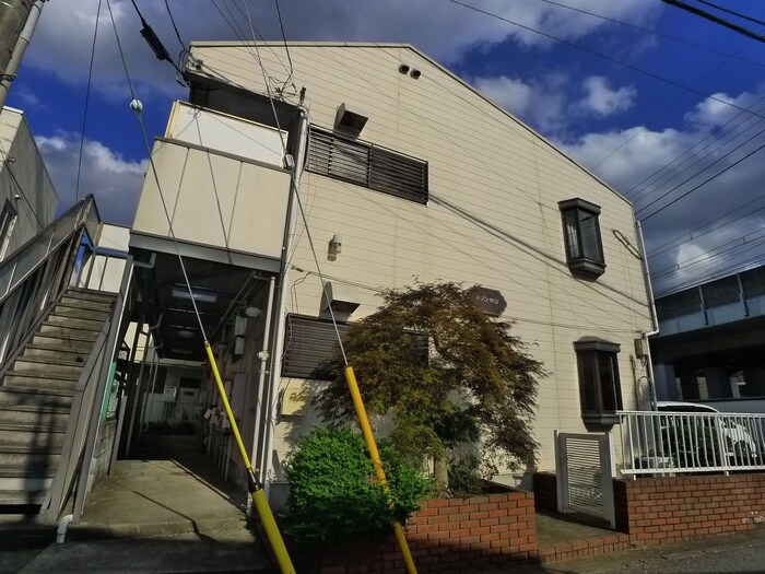 物件外観写真4　(エントランス部分)