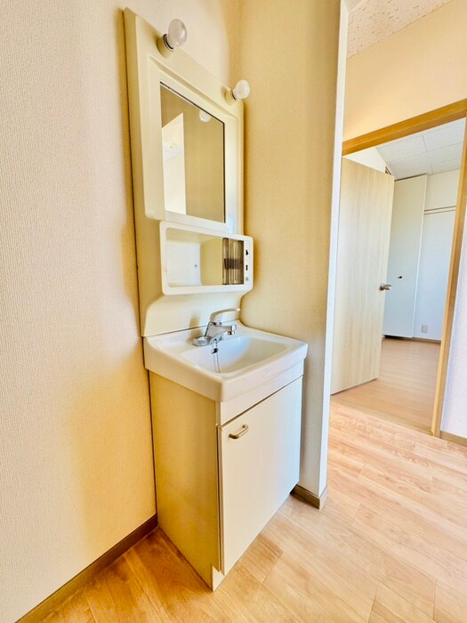 物件内観写真6　(洗面)