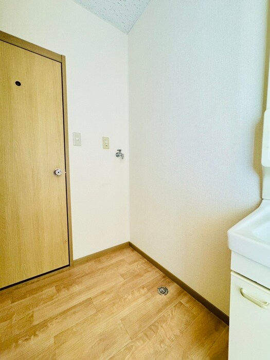 物件内観写真7　(洗濯機置場)