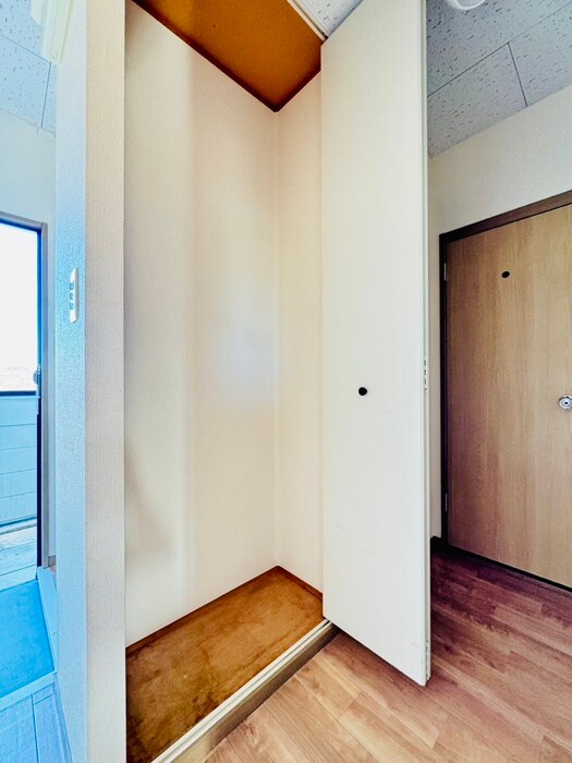 物件内観写真12　(収納)