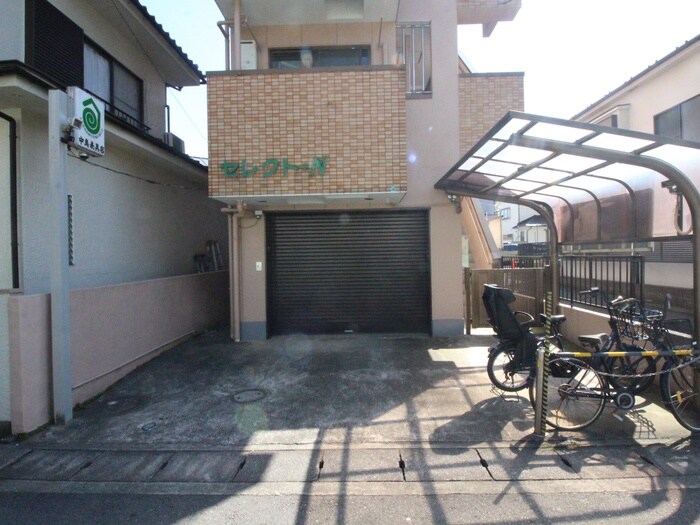 物件外観写真3　(駐輪場)