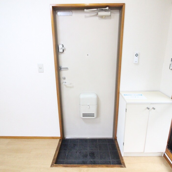 物件内観写真14　(玄関)