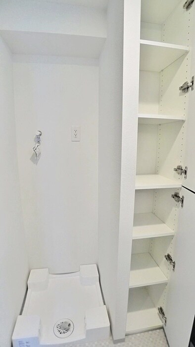 物件内観写真15　(洗濯機置場)