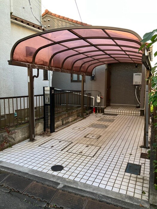 物件外観写真2　(駐車場)