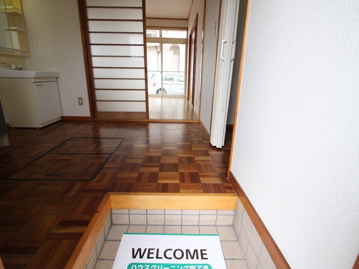 ｺｽﾓﾛｲﾔﾙの玄関