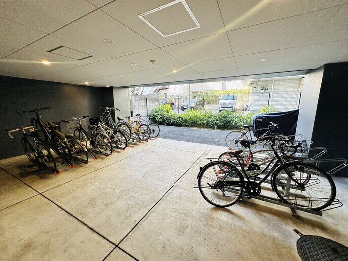 物件外観写真5　(駐輪場)