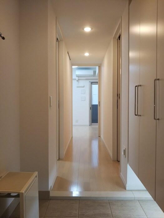 物件内観写真14　(玄関)