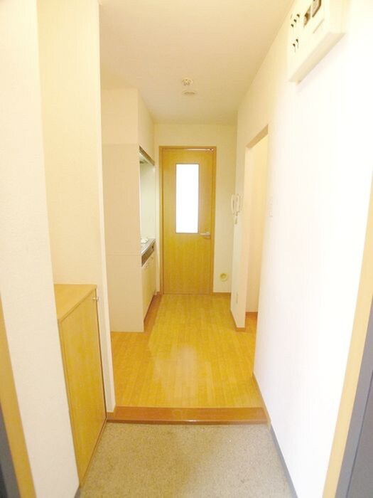物件内観写真7　(玄関)