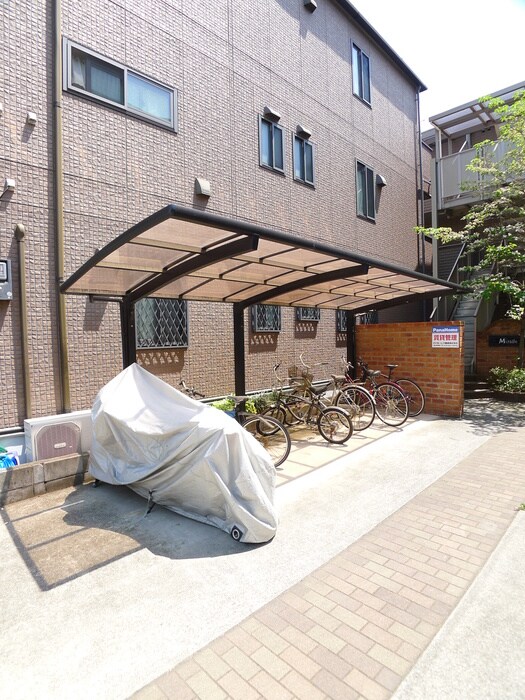 物件外観写真3　(駐輪場)