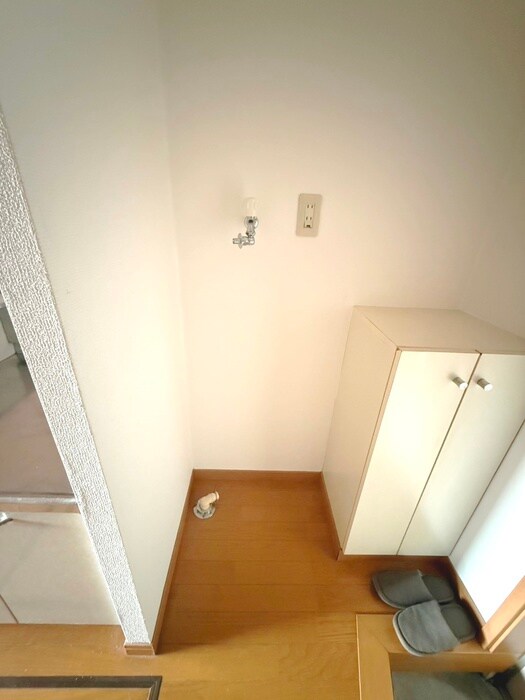 物件内観写真10　(洗濯機置場)