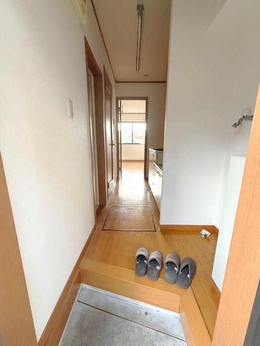 物件内観写真15　(玄関)