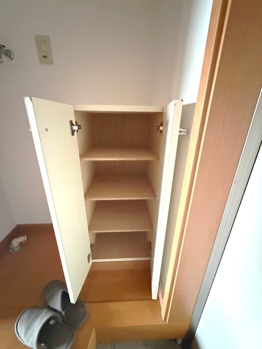 物件内観写真18　(靴箱)