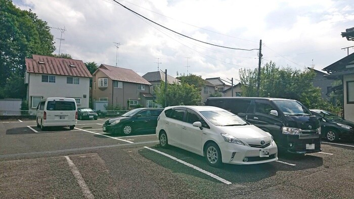 物件外観写真4　(駐車場)
