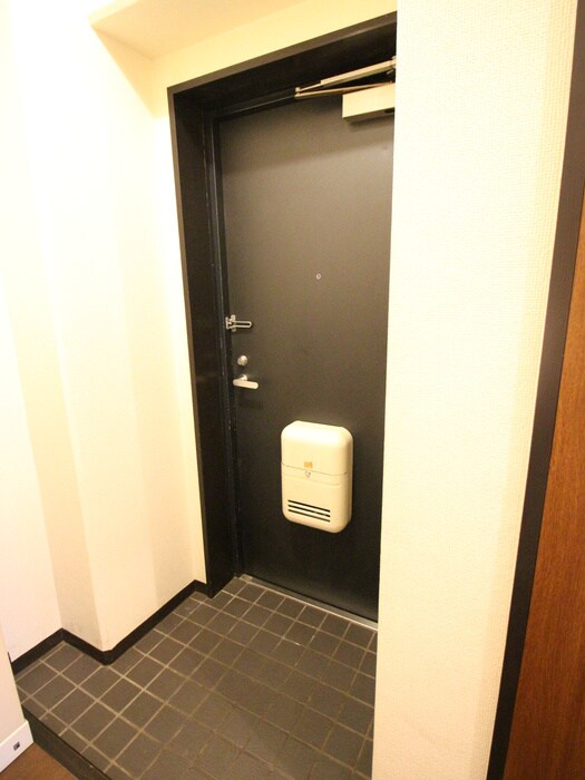 物件内観写真13　(玄関)